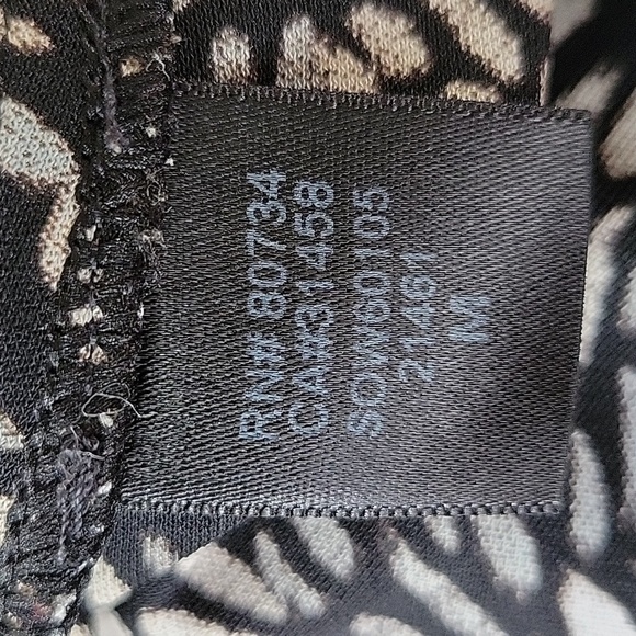 BCBG MAXAZRIA Woman's Sz M Plunge Neck Wrap Dress Leaf Print Grey Black - Picture 12 of 13